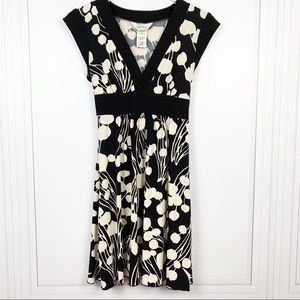 SPEECHLESS Cap Sleeve V-Neck Dress Size M